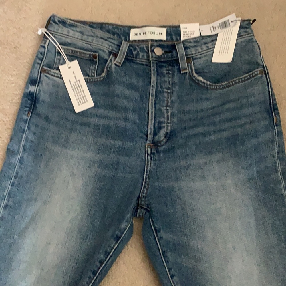 Denim Forum Jean Short - Picture 2 of 16